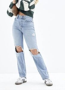 Pacsun Ripped Knee Light indigo Dad Jeans size 27 or 4. New with tag